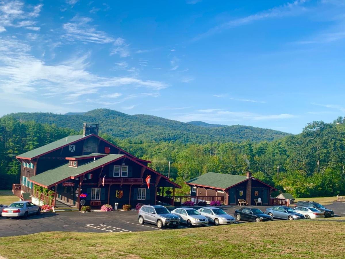 Swiss Chalets Village Inn Норд Конуей Екстериор снимка