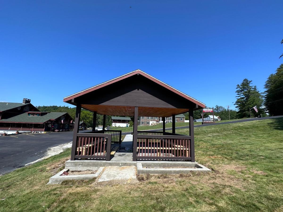 Swiss Chalets Village Inn Норд Конуей Екстериор снимка