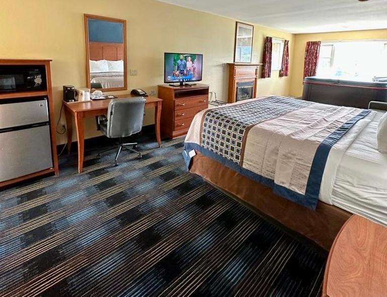 Swiss Chalets Village Inn Норд Конуей Екстериор снимка